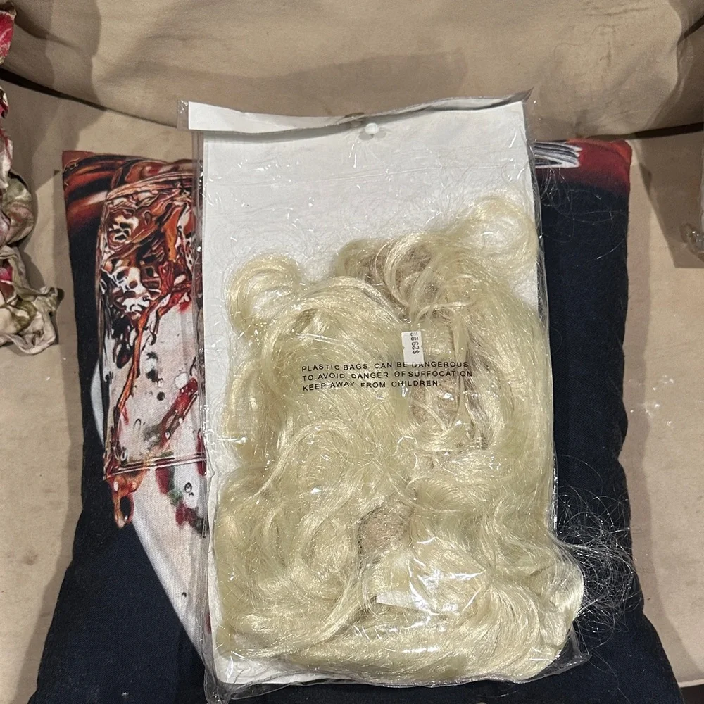 New Women's Franco Long Blonde Sultry Curly Wig Great for Halloween Cosplay etc